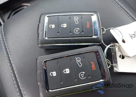 2022 Jeep Grand Cherokee Overland 4X4 from USA, damaged, VIN 1C4RJHDG7N8629466